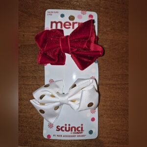 Scunci pack of 2 Red and White Polka Dot Hair Clips Holiday Christmas